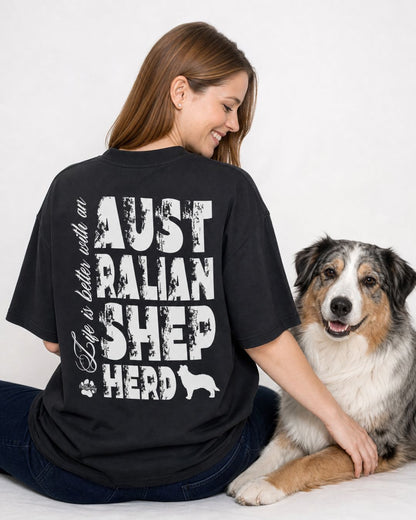 Australian Shepherd - Life is better - Model Frau Beispiel