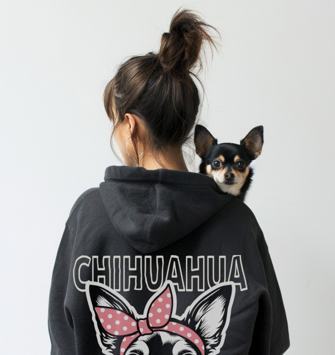 Bubble Gum Chihuahua (rosa) - Organic Oversize Hoodie - Model - Beispiel