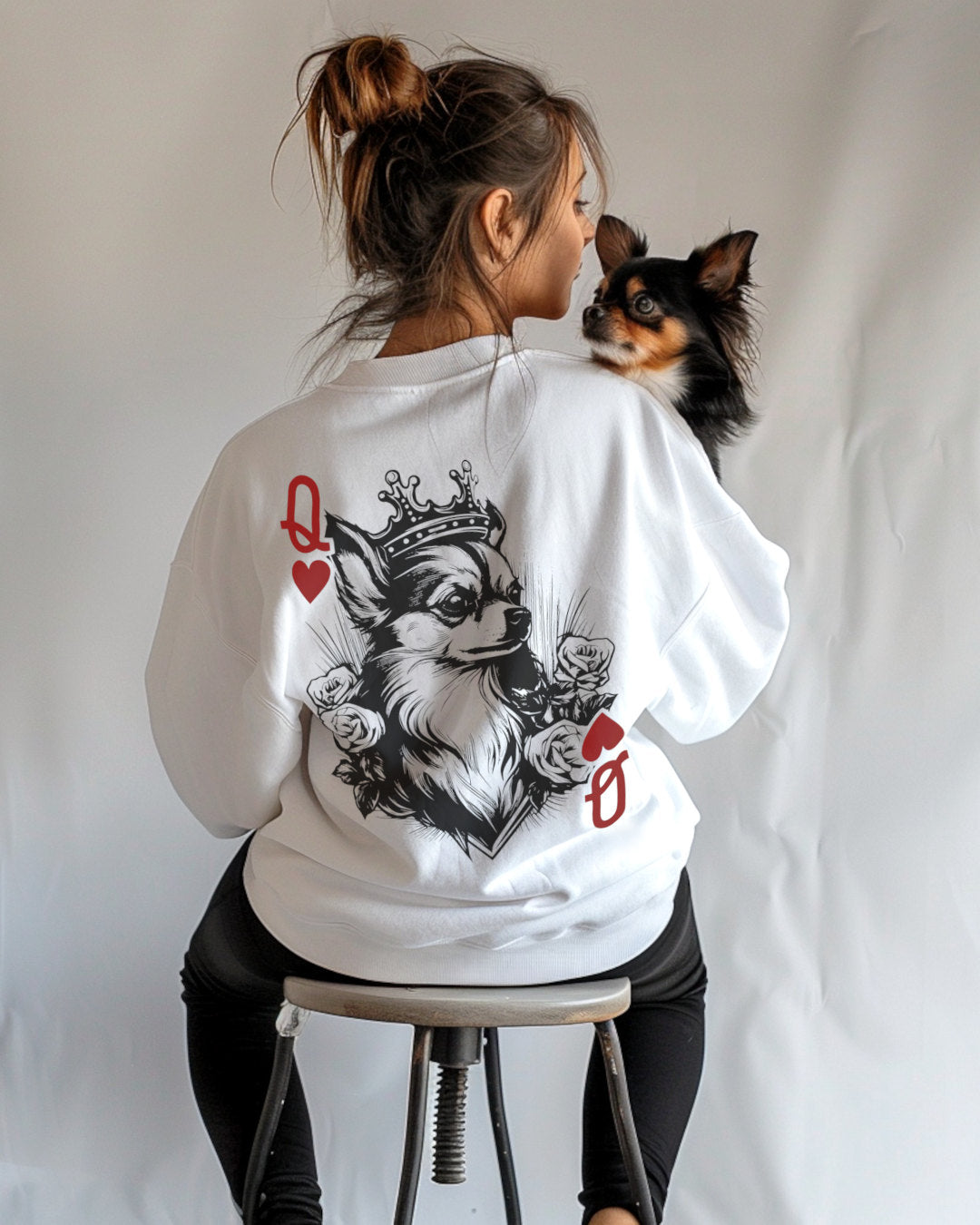 Herzkönigin Organic Oversize Hoodie  - Chihuahua - Model - Beispiel